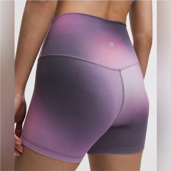 lululemon athletica Gradient ombré work out or daily Shorts - Picture 5 of 5